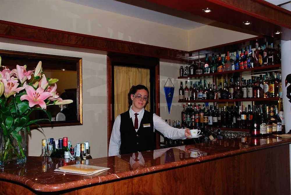 Hotel Giardino Inglese Палермо